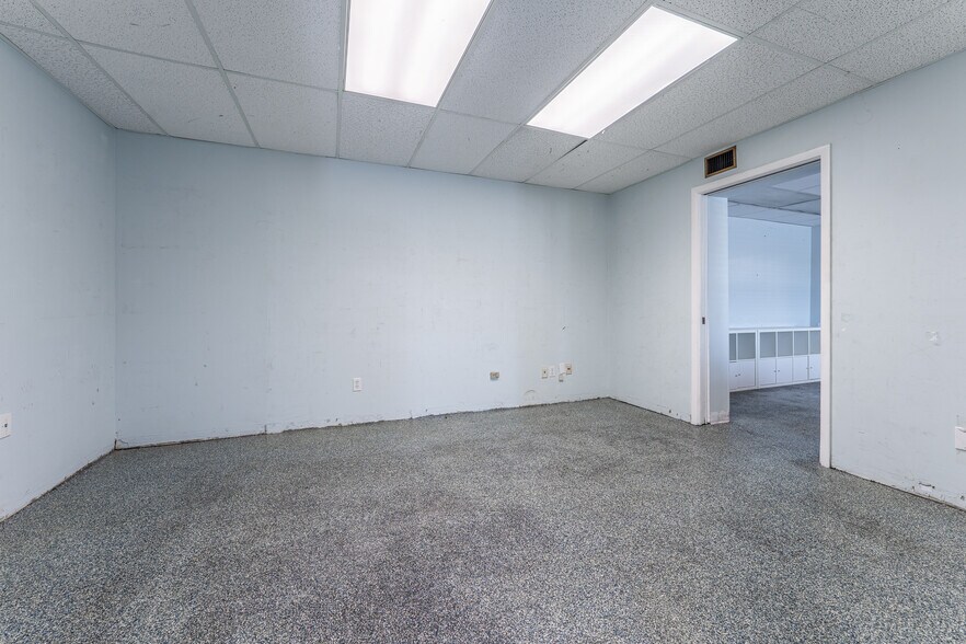 More Photos Of 624 W State Road 84, Fort Lauderdale Medical For Sale