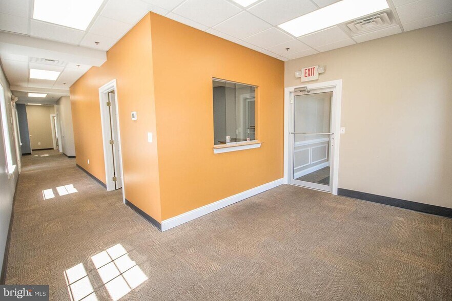 More Photos Of 40855 Merchants Ln, Leonardtown Office For Lease