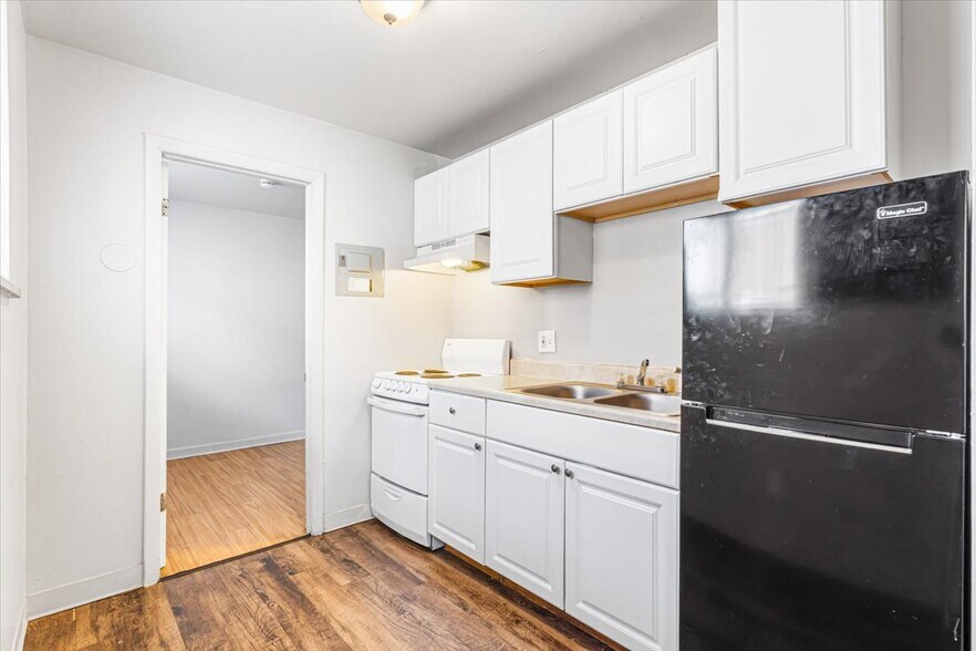 More Photos Of 1588 Macon St, Aurora Apartments For Sale