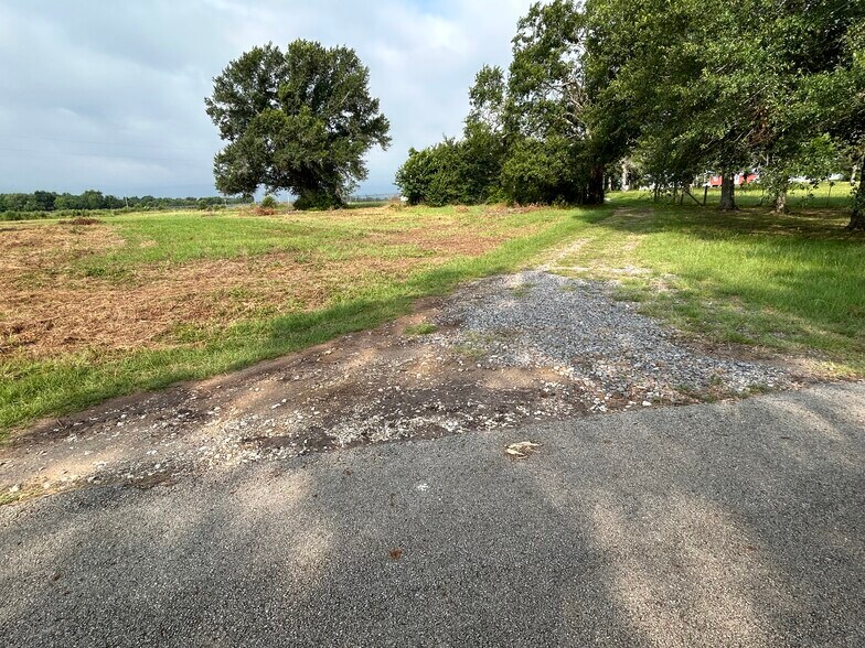 More Photos Of South US Hwy 79/84, Palestine Land For Sale