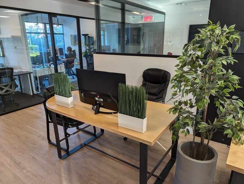 More Photos Of 2727 Rue Saint-Patrick, Montréal Coworking Space
