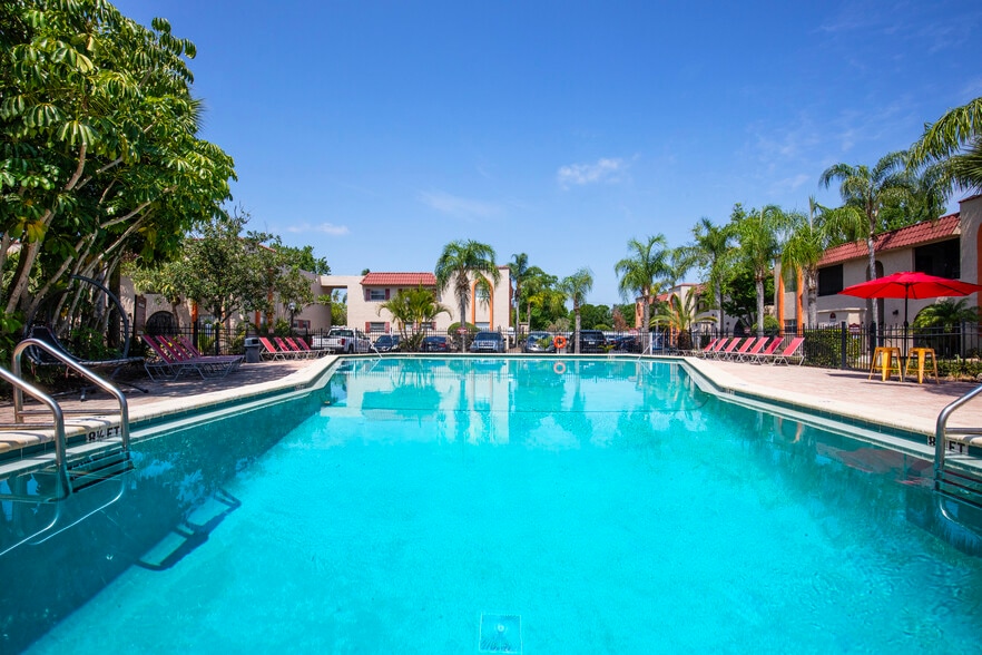 More Photos Of 5528 Cinderlane Pky, Orlando Apartments For Sale