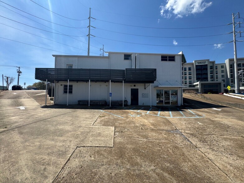 More Photos Of 2800 N State St, Jackson General Retail For Sale