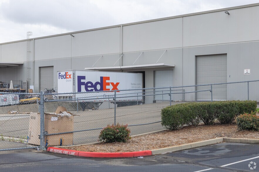 More Photos Of 11311 White Rock Rd, Rancho Cordova Warehouse For Lease