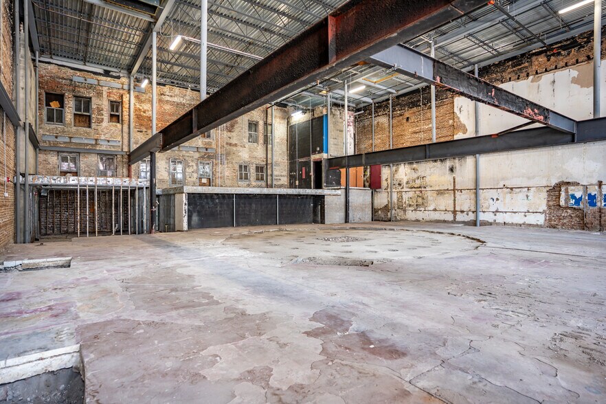 More Photos Of 1609 7th Ave, Ybor City Bar For Lease