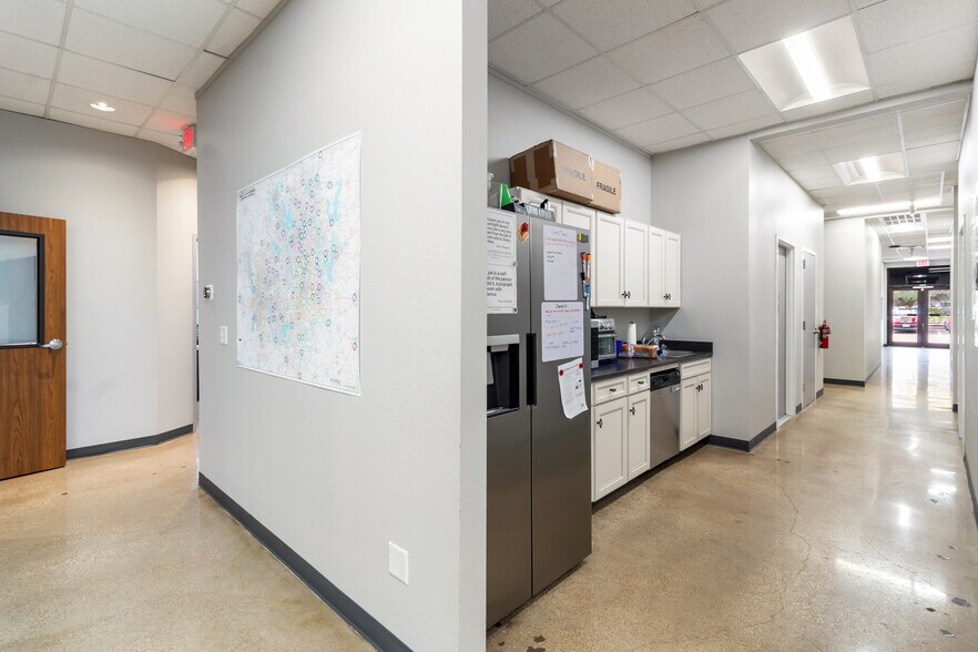 More Photos Of 2501 Ashford Dr, College Station Office Residential For Sale