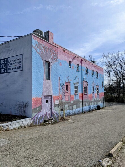 More Photos Of 2311 Westwood Ave, Richmond Office For Sale