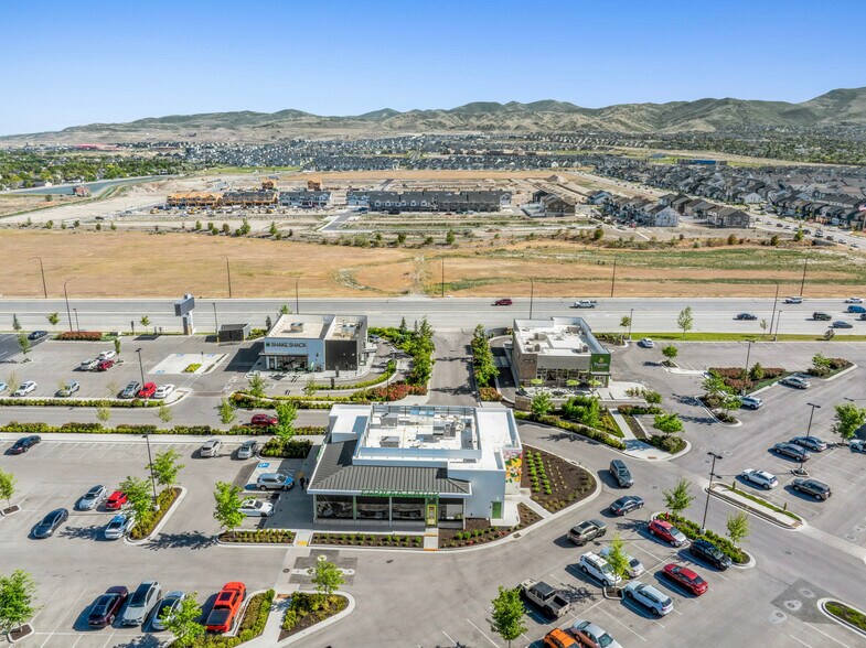 More Photos Of 4422 Tree Sparrow Ln, Riverton Restaurant For Sale