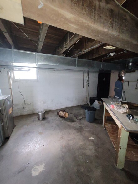 More Photos Of 5430 Rockville Rd, Indianapolis Specialty For Sale