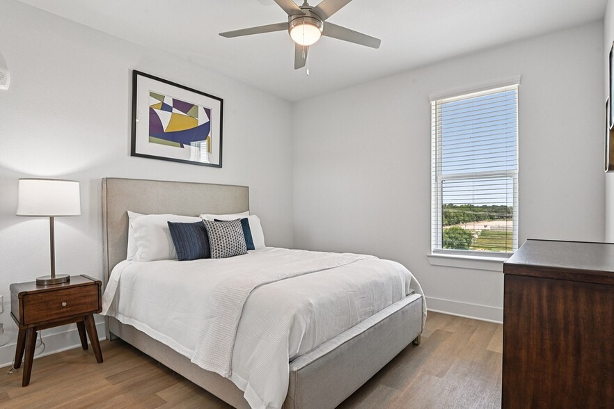 More Photos Of 4830 E Rosedale St, Fort Worth Apartments For Lease