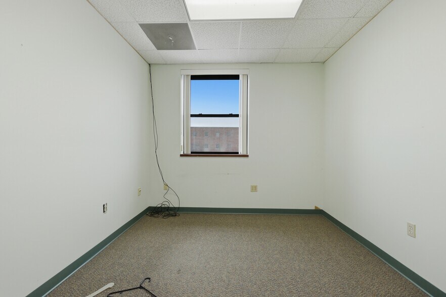 More Photos Of 5 Federal St, Danvers Medical For Lease