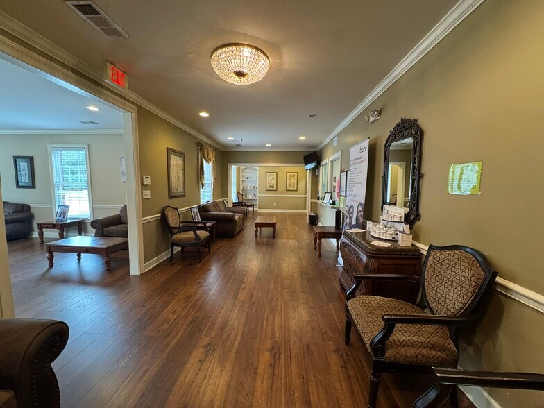 More Photos Of 1001 Fernwood Dr, Milledgeville Medical For Sale