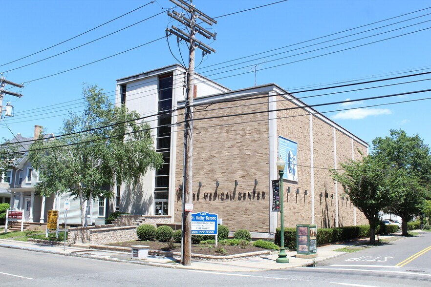 More Photos Of 1423 Chapel St, New Haven Medical For Lease