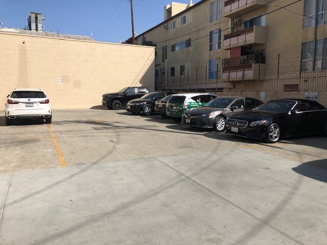 More Photos Of 422 S Western Ave, Los Angeles Office For Lease