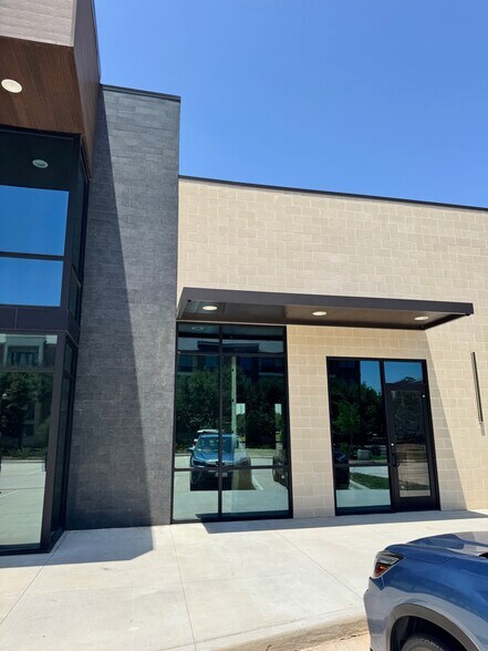 More Photos Of 7427 Branford Pl, Sugar Land Medical For Lease