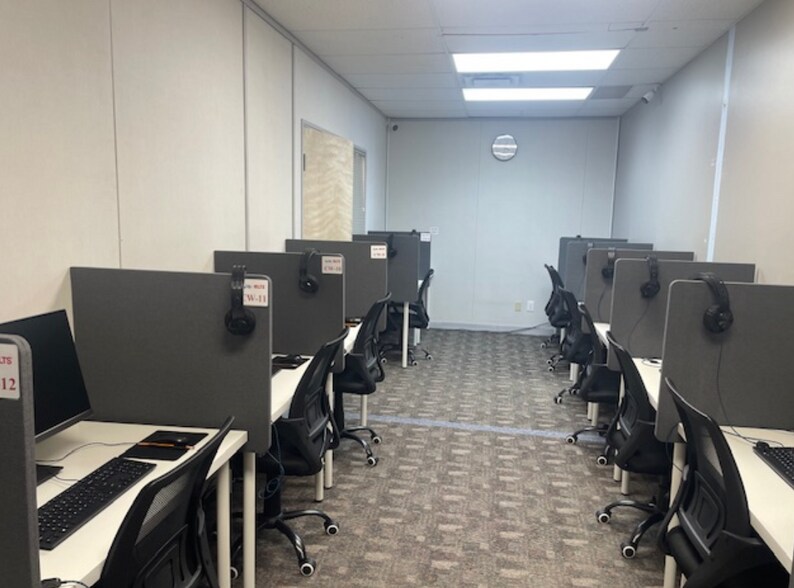 More Photos Of 15736 100 Av NW, Edmonton Storefront Retail Office For Sale