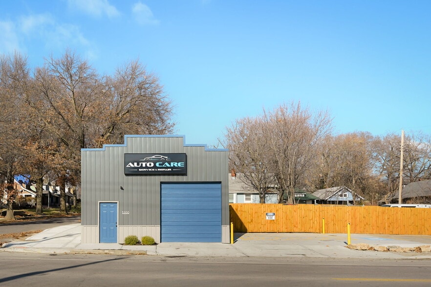 More Photos Of 3200 E 31st St, Kansas City Freestanding For Sale