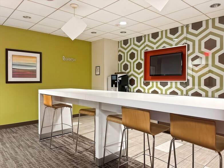 More Photos Of 1333 Burr Ridge Pky, Burr Ridge Coworking Space