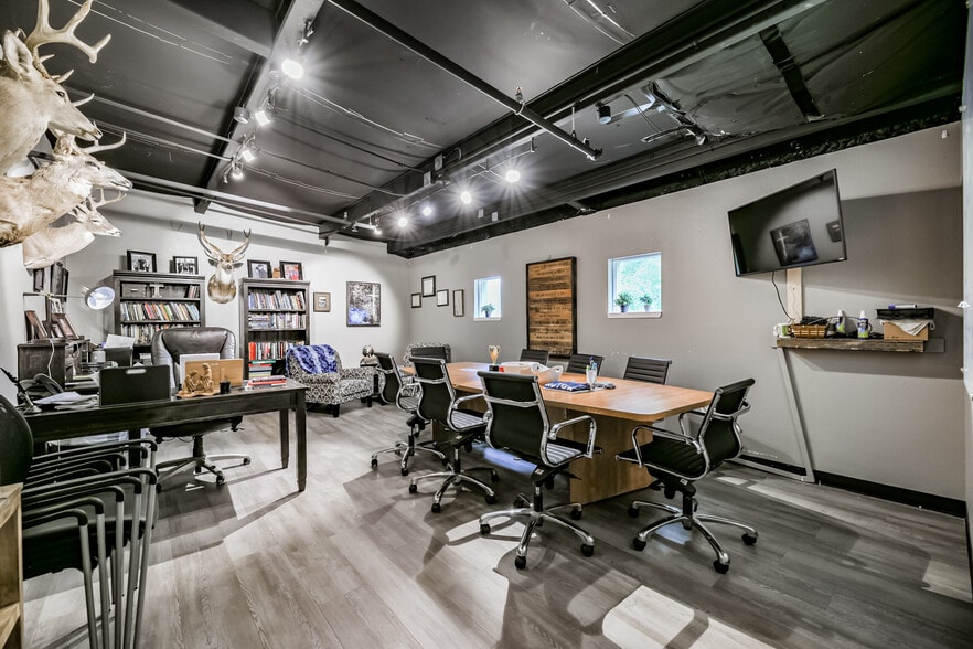 More Photos Of 1222 W Main St, Tomball Religious Facility For Sale