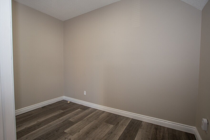 More Photos Of 51 Augusta St, Hamilton Storefront Retail Office For Lease