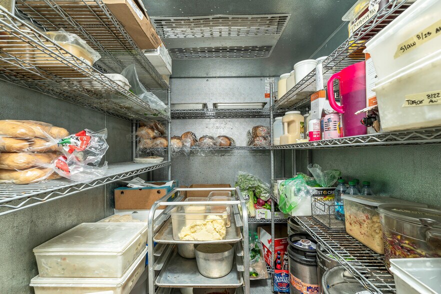 More Photos Of 40 Main St, Goffstown Restaurant For Sale