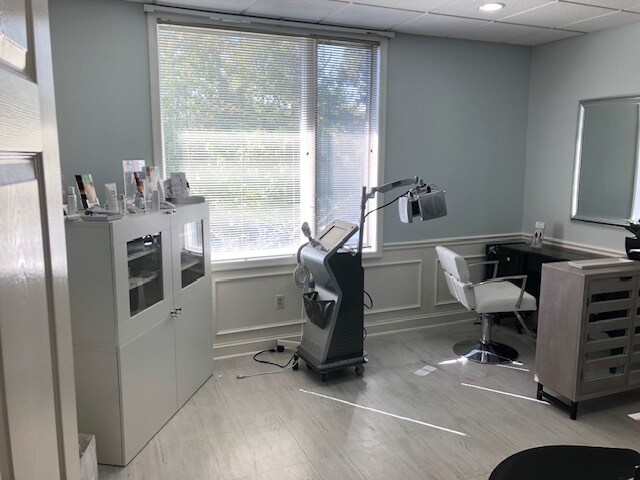More Photos Of 44125 Woodridge Pky, Lansdowne Office For Sale