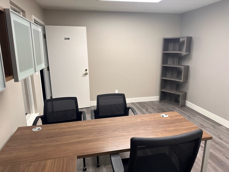 More Photos Of 515 13th St, Modesto Office For Lease
