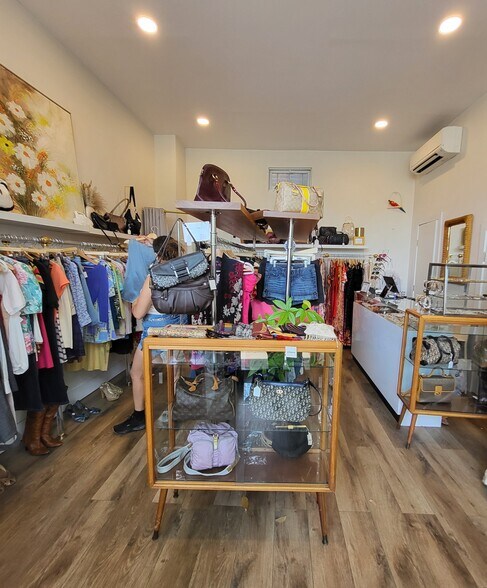 More Photos Of 2273 28th St, Astoria General Retail For Lease