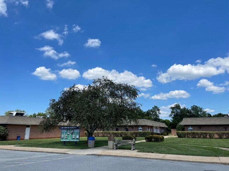 More Photos Of S Belmont & 3rd ave, York Specialty For Lease