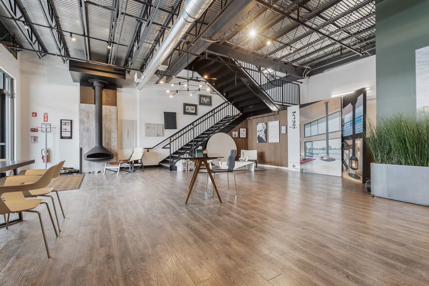 More Photos Of 30 Log Bridge Rd, Middleton Industrial For Lease