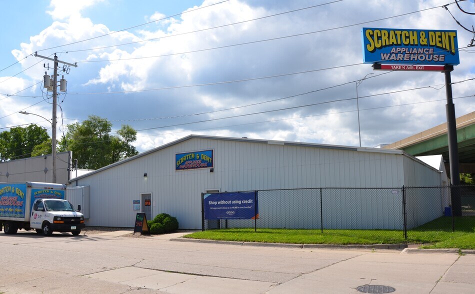 Primary Photo Of 1207 G Ave NE, Cedar Rapids Industrial For Sale