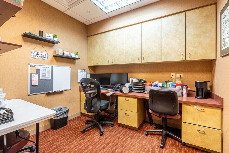 More Photos Of 16105 S La Grange Rd, Orland Park Medical For Lease