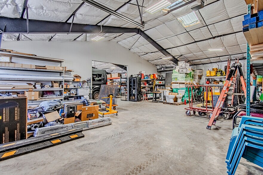 More Photos Of 5703-5705 Edgemoor Dr, Houston Warehouse For Lease