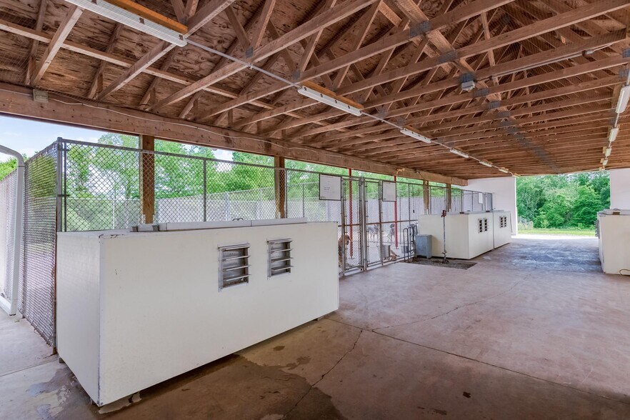 More Photos Of 175 Decoverly Lane, Falls Specialty For Sale