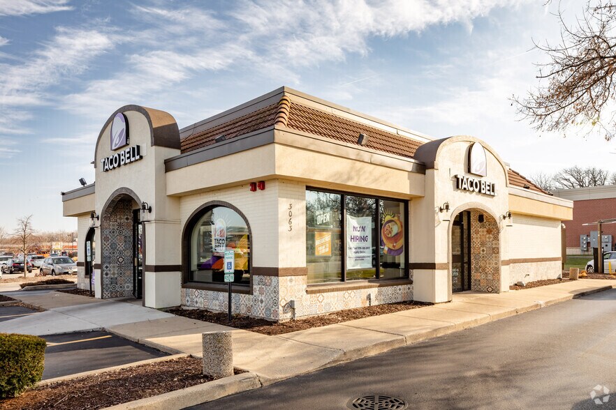 More Photos Of 3065 S Wolf Rd, Westchester Unknown For Lease