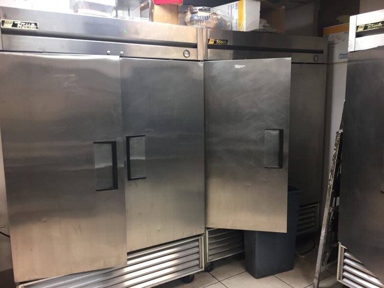 More Photos Of 8-22 W Busse Ave, Mount Prospect Restaurant For Lease