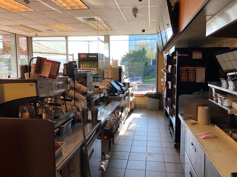 More Photos Of 2-4 Mill Ridge Rd, Danbury Freestanding For Lease