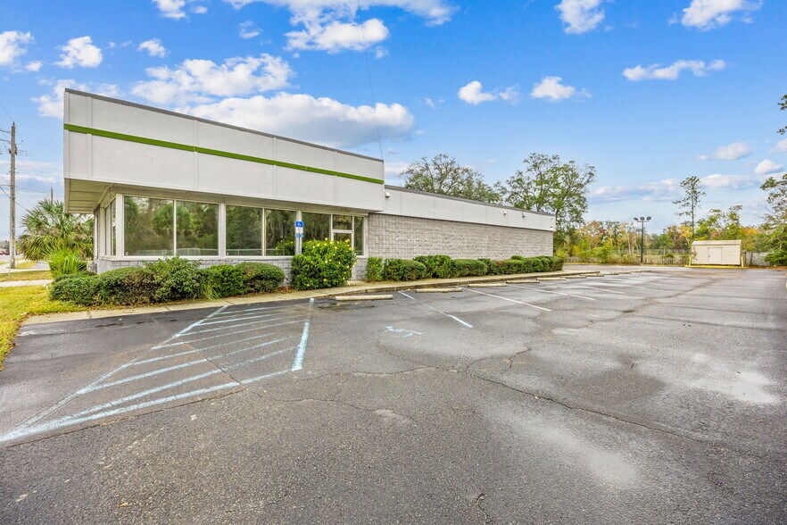 More Photos Of 463185 Sr-200, Yulee Storefront Retail Office For Sale