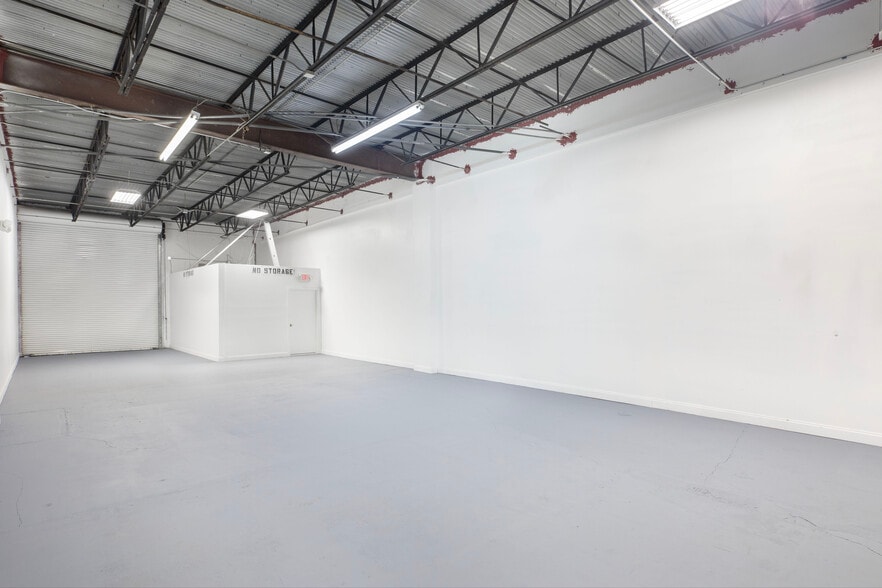 More Photos Of 3501-3531 NW 19th St, Fort Lauderdale Unknown For Lease