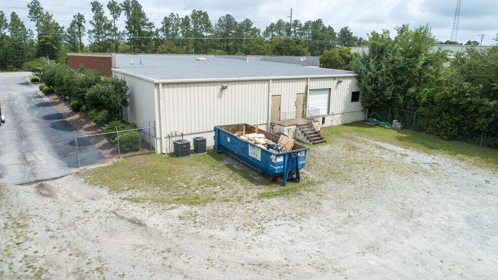 More Photos Of 475 Industrial Dr, Lexington Showroom For Sale