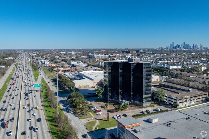 More Photos Of 1111 N Loop W, Houston Office For Sale