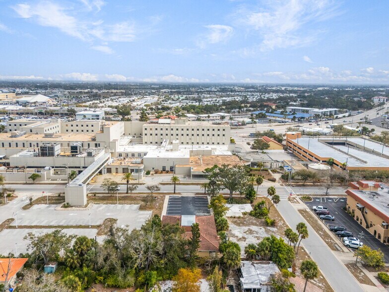 More Photos Of 540 Nokomis Ave S, Venice Medical For Lease