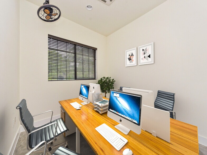 More Photos Of 808 Lydia St, Austin Office For Lease