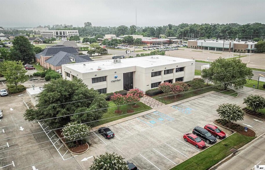 Primary Photo Of 2400 Forsythe Ave, Monroe Bank For Lease