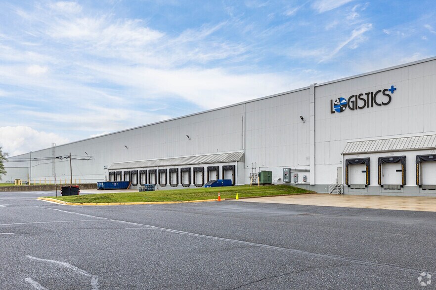 More Photos Of 200 Docks Corner Rd, South Brunswick Warehouse For Lease