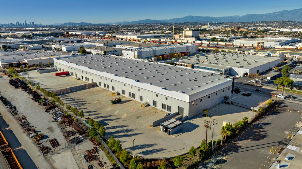 More Photos Of 6000 Bandini Blvd, Commerce Warehouse For Lease