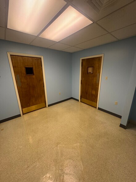 More Photos Of 410 W State St, Mertztown Medical For Sale