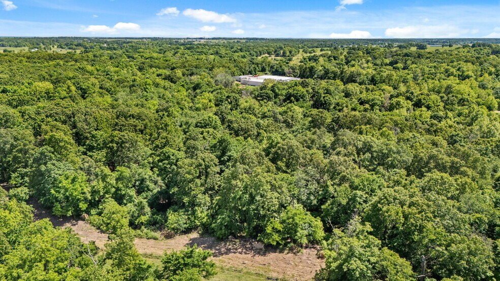 More Photos Of 23044 Honey Creek Rd, Sulphur Springs Distribution For Sale