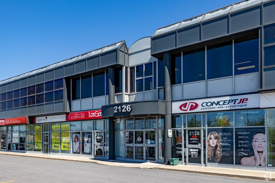 More Photos Of 2122-2134 Av Victoria, Longueuil Storefront Retail Office For Lease