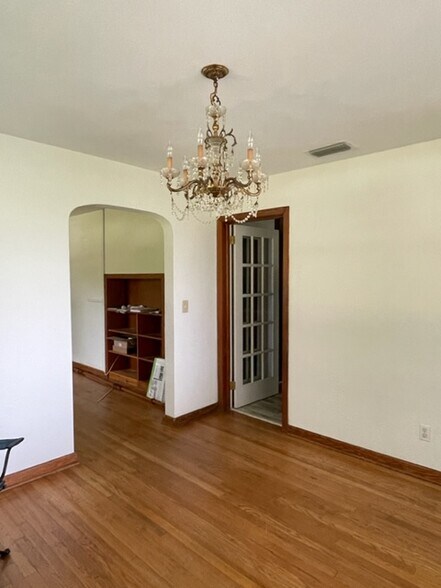 More Photos Of 851002 US Highway 17, Yulee Office For Lease